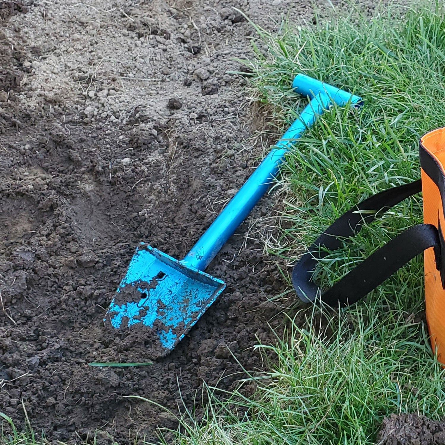 DMOS Nomad Mini Shovel - Grayman Trading Company